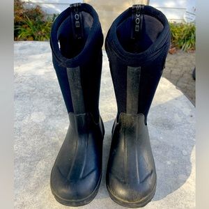 Bogs Kids' Neo-Classic Insulated Waterproof Boot in Black- Size 11